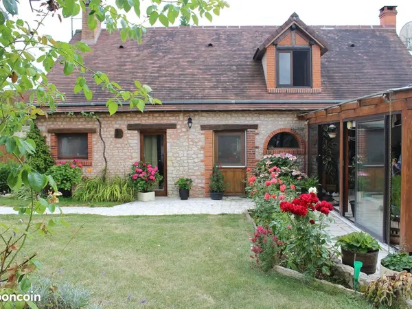 Maison de charme en pierre (120 m²) + Dépendance 240 m² sur 6 000 m² avec bois — Batilly-en-Gâtinais