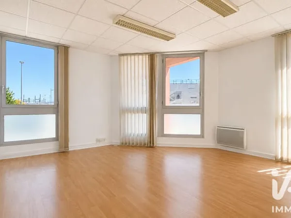 Bureau 1 pièce 89 m²