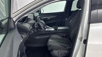 Peugeot 5008 1.2 PureTech 130ch S&S Allure Pack EAT8 — photo 12