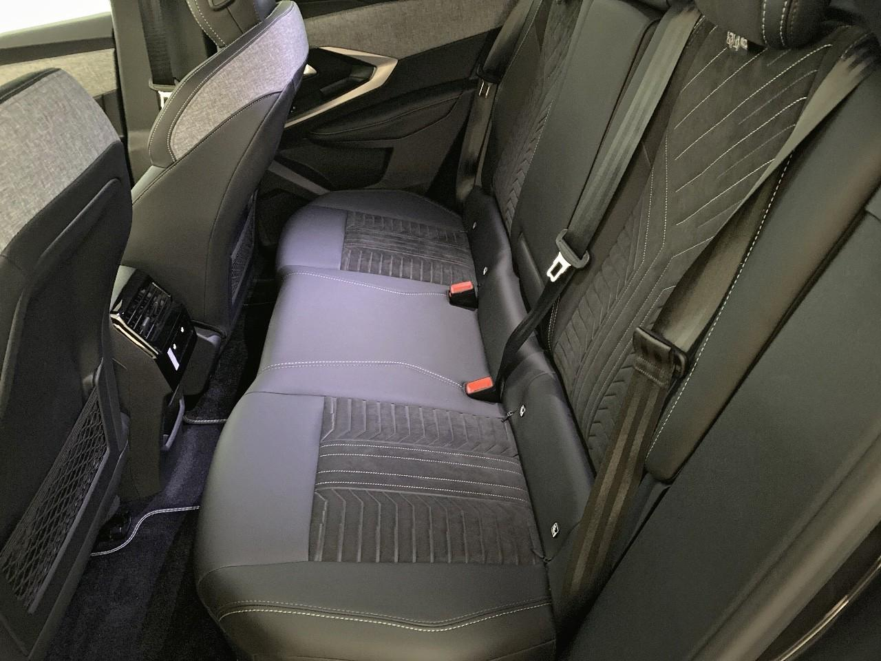 Peugeot 3008 electrique 210 ch 73 kwh gt — photo 10