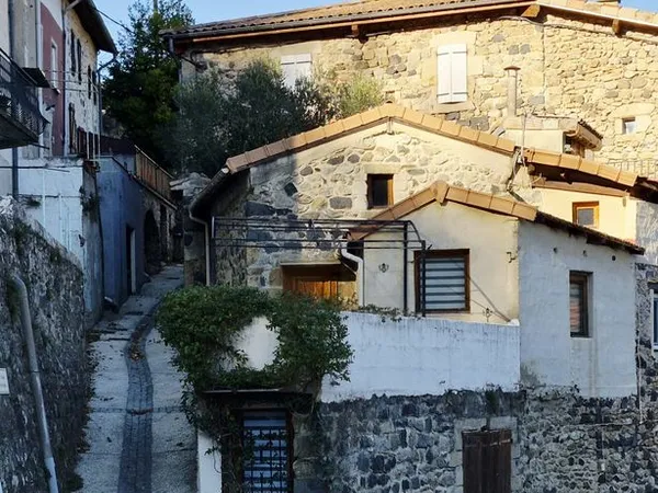 Maison de village 2 pièces 86 m²