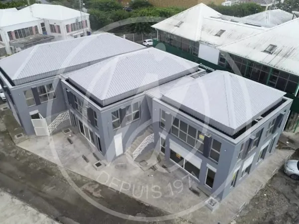 Local 67 m²