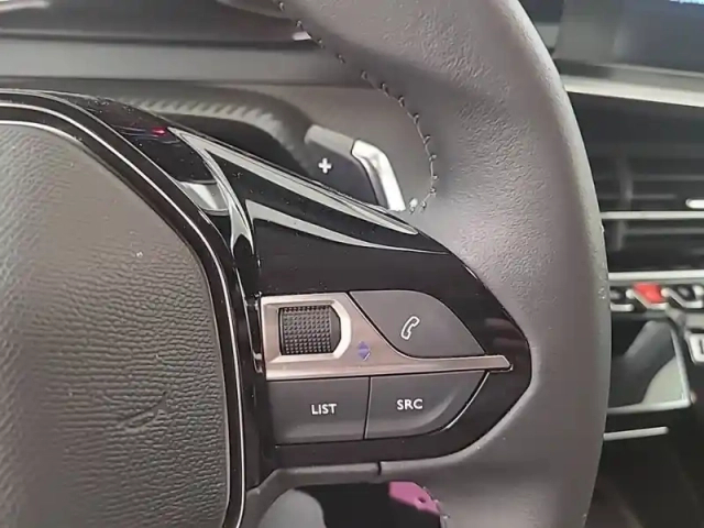 Peugeot 208 puretech 100 s&amp;s eat8 — photo 17