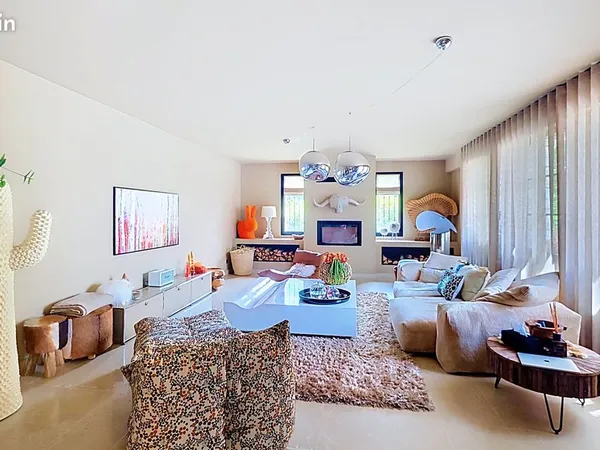 Propriété 10 pièces 315 m²