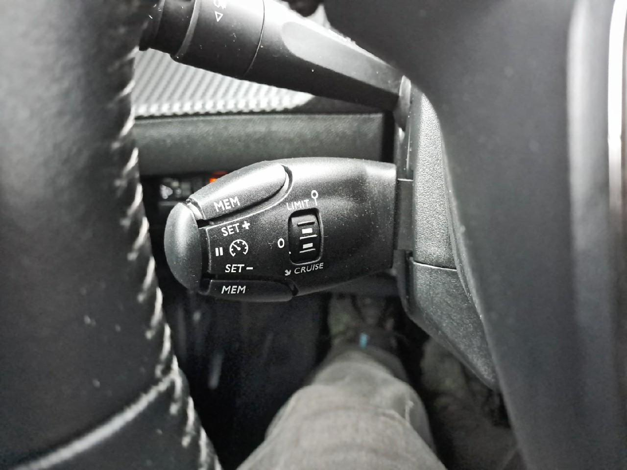 Peugeot 2008 puretech 100 s&s bvm6 style — photo 31