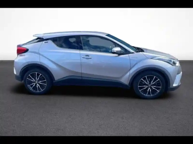 Toyota C-Hr hybride distinctive — photo 7