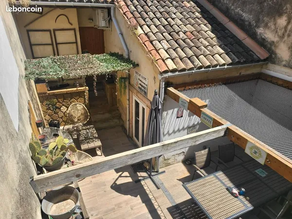 Maison village