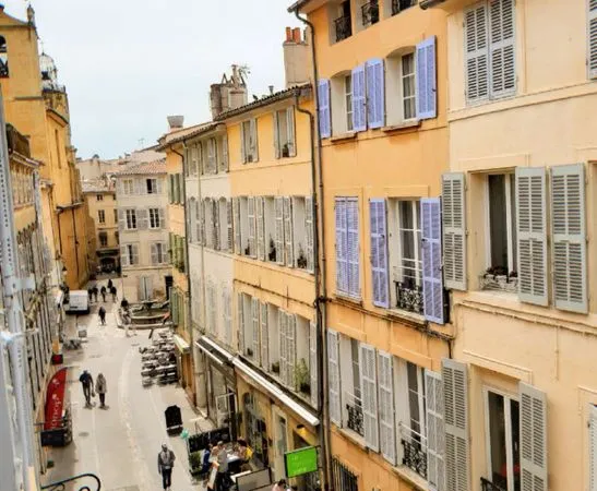 AIX PROCHE COURS MIRABEAU CHARMANT T-2, 38m2, SANS-VIS-A-VIS, AVEC ASCENSEUR