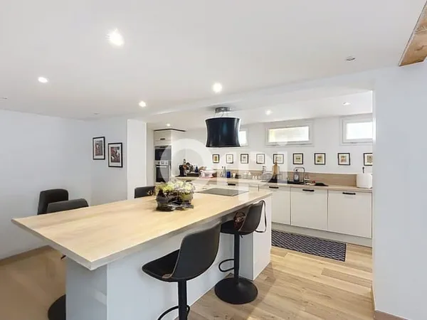 Maison 4 pièces 204 m²