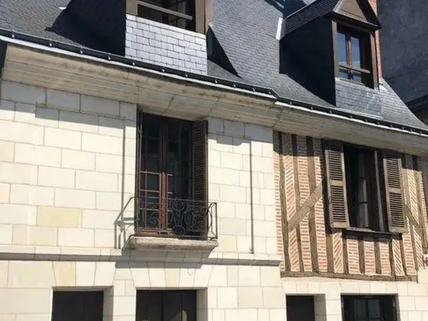 Superbe 2P 50m² rénové dans maison 15ème siècle