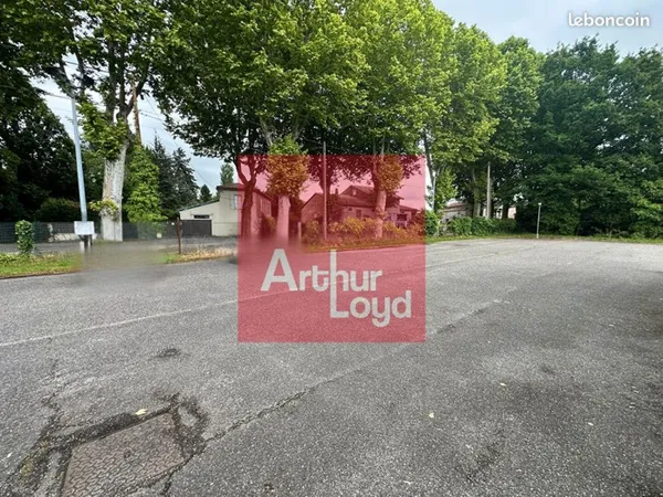 Local commercial 1050 m² AGEN