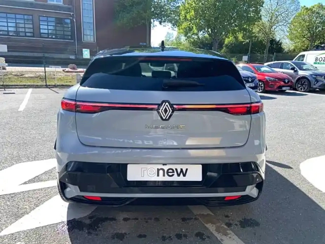 Renault Megane e-tech ev60 220 ch optimum charge — photo 4