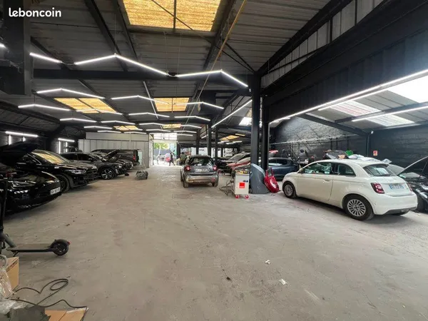 Garage de 1000m2 full équipé
