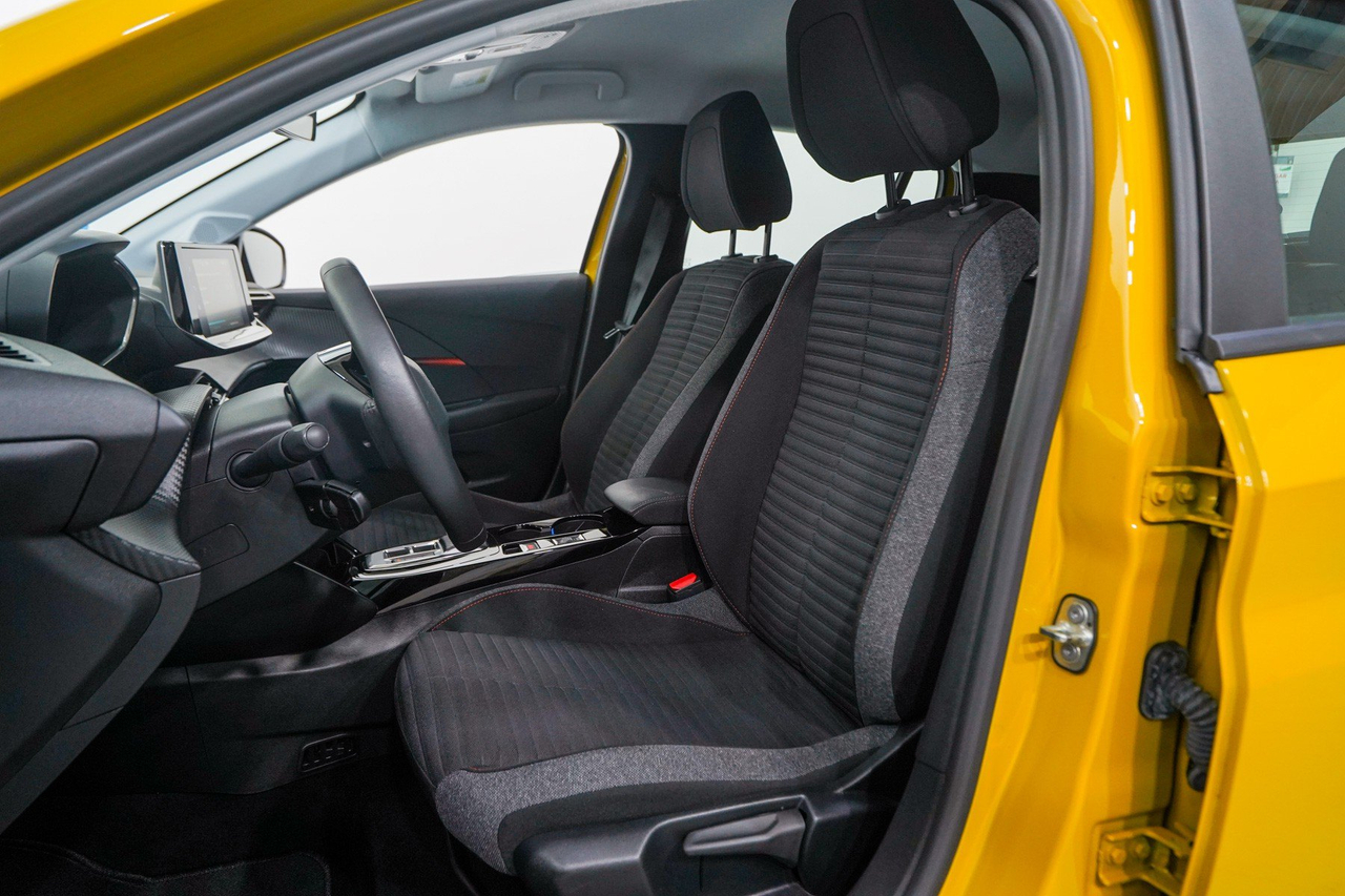 Peugeot 208 — photo 12