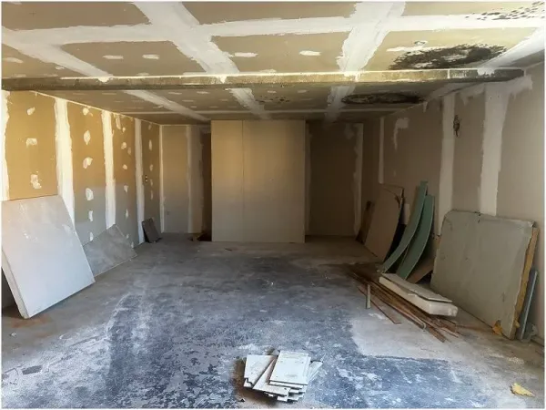 Bureau 130 m²