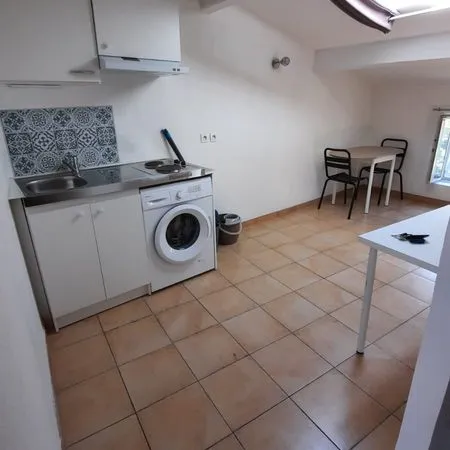 Appartement 2 pièces - disponible à partir du 21 octobre