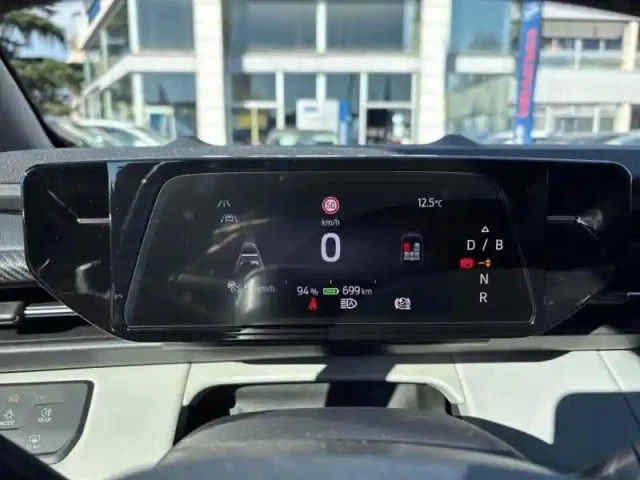 Ford Explorer 286ch extended range 79kwh pack premium rwd — photo 11