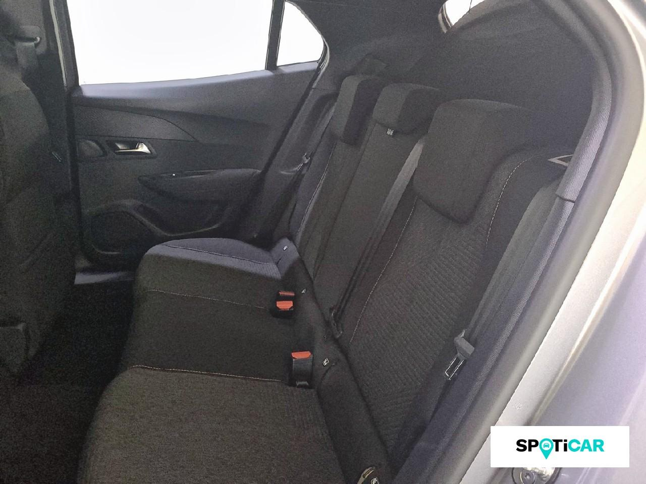 Peugeot 2008 hybrid 136 e-dcs6 style — photo 12