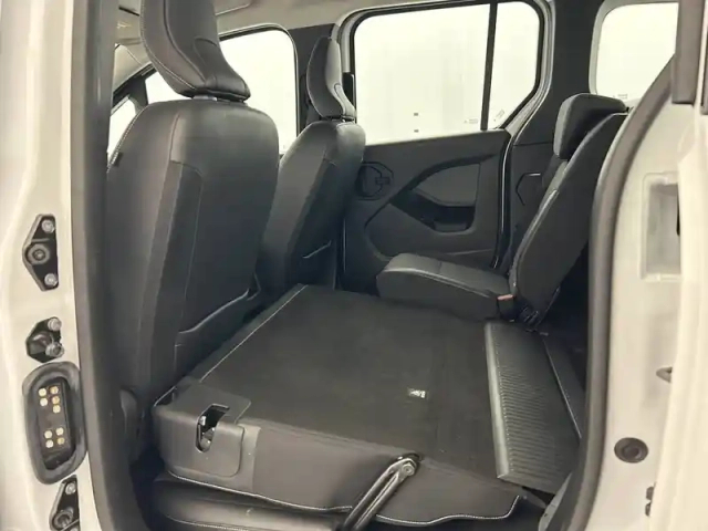 Renault Kangoo blue dci 95 — photo 7