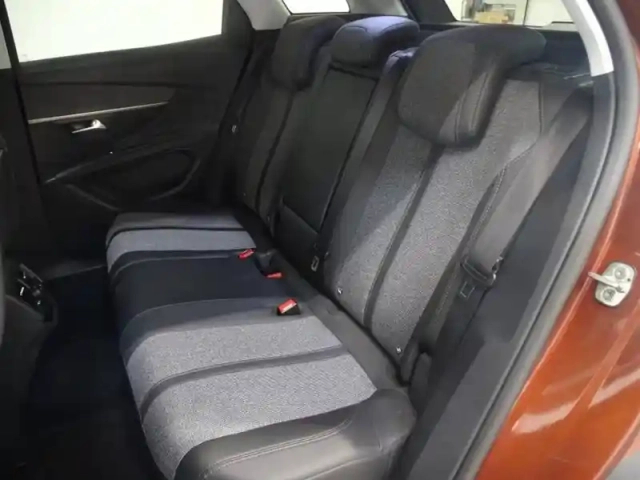 Peugeot 3008 1.2 puretech 130ch allure s&amp;s — photo 12