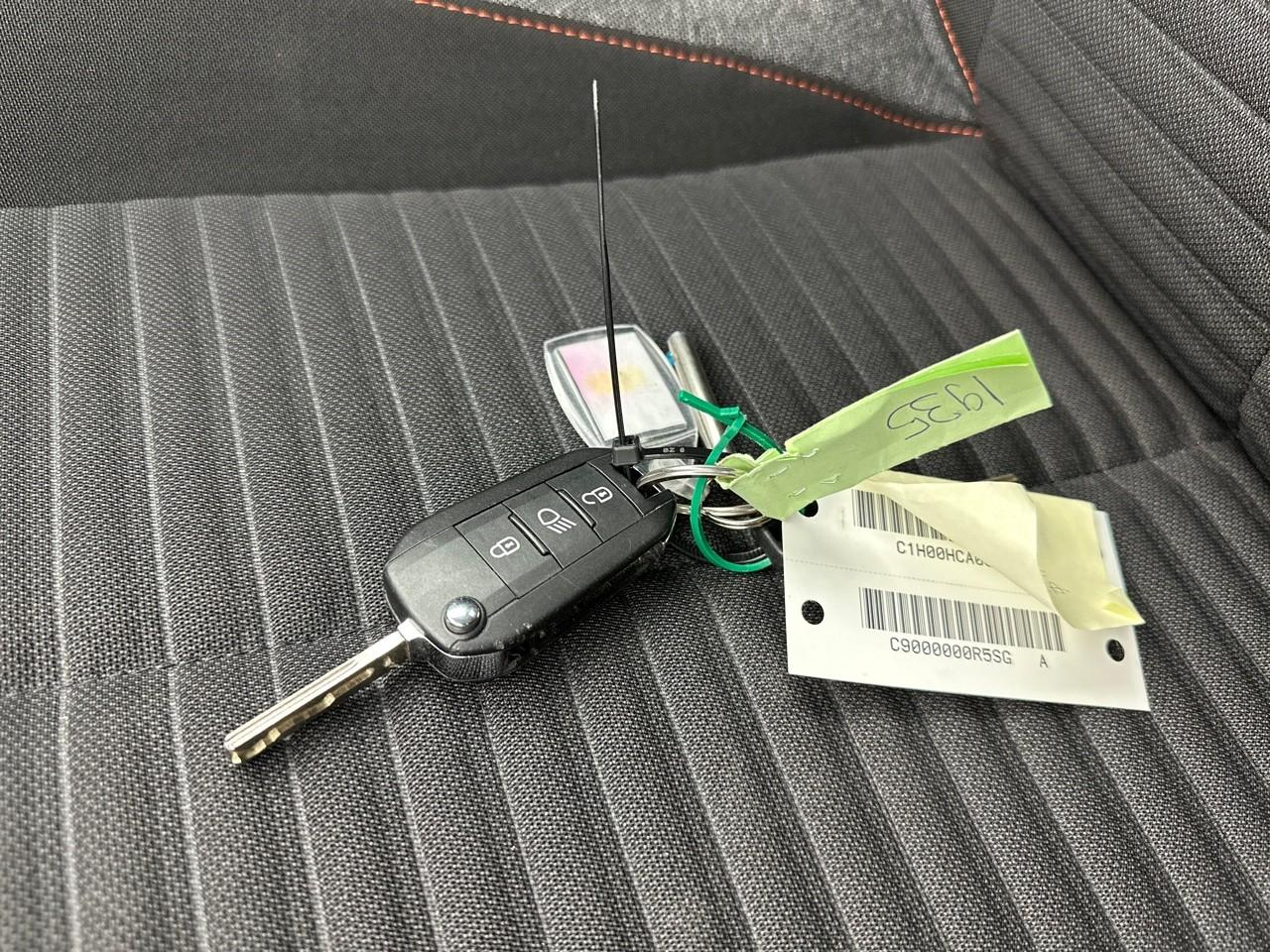 Peugeot 208 puretech 100 s&s bvm6 active pack — photo 32