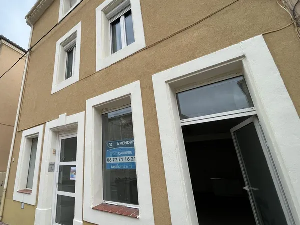 Local commercial 1 pièce 49 m²