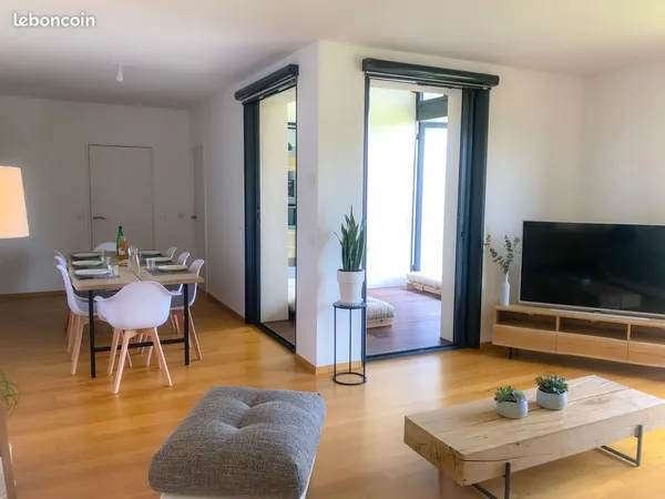 Appartement - 3 pièces - 83m2 - Etage 5/6 - Quartier Confluence