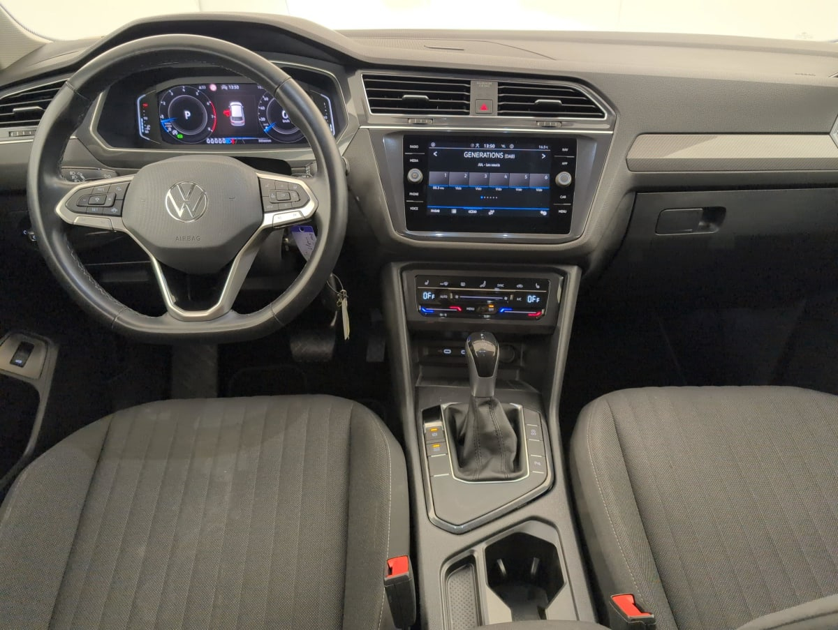 Volkswagen Tiguan Allspace — photo 12