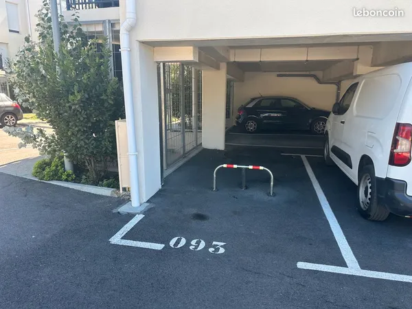 Parking couvert sécurisé à louer sur Arles