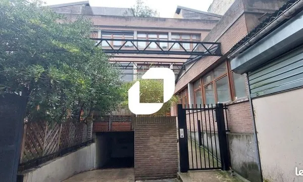 Bureau 144 m²