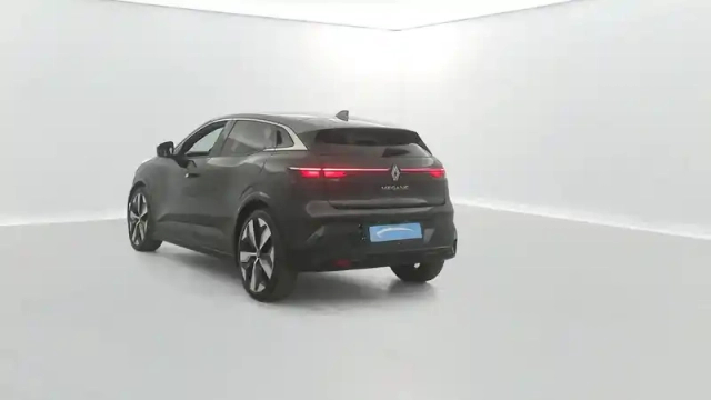 Renault Megane e-tech ev60 220 ch super charge — photo 12