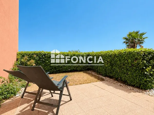 Cap d'agde, front de mer, appartement t2, terrasse et jardin