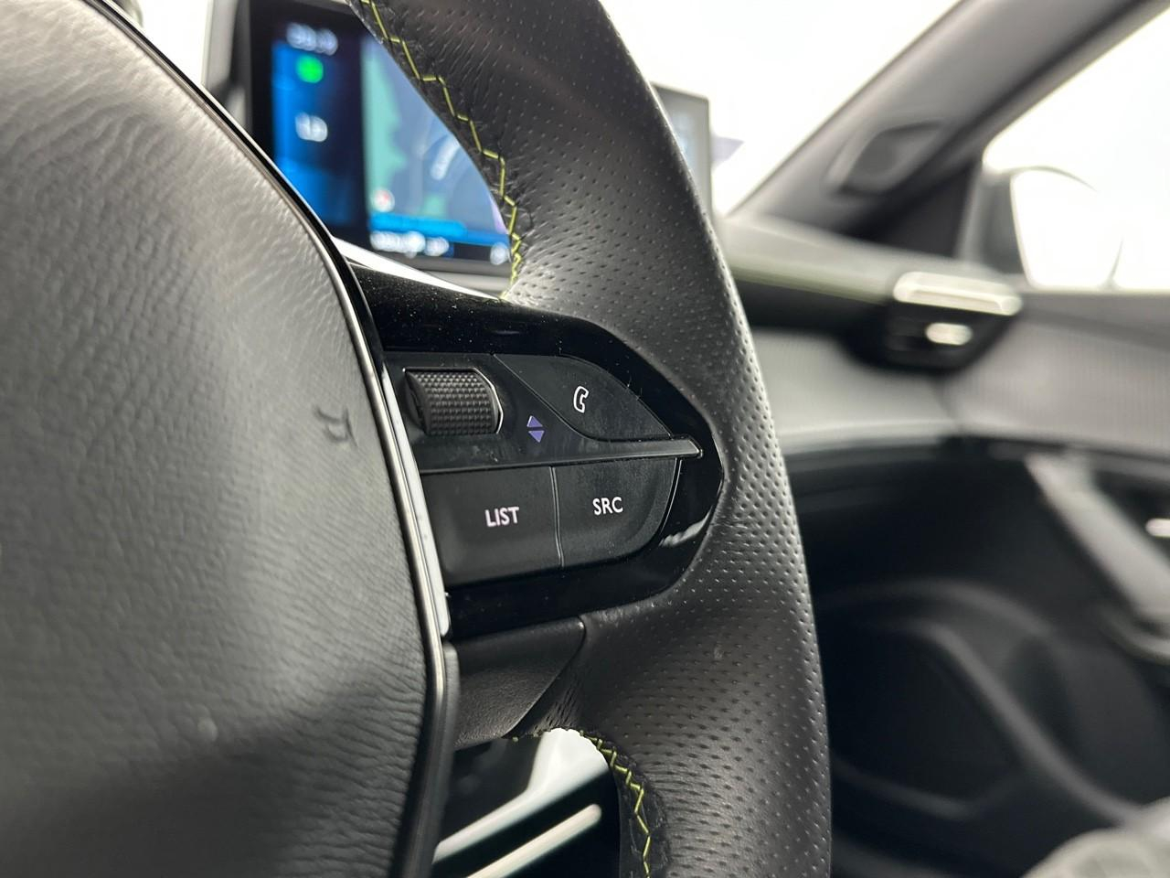 Peugeot 2008 puretech 130 s&s eat8 gt pack — photo 19