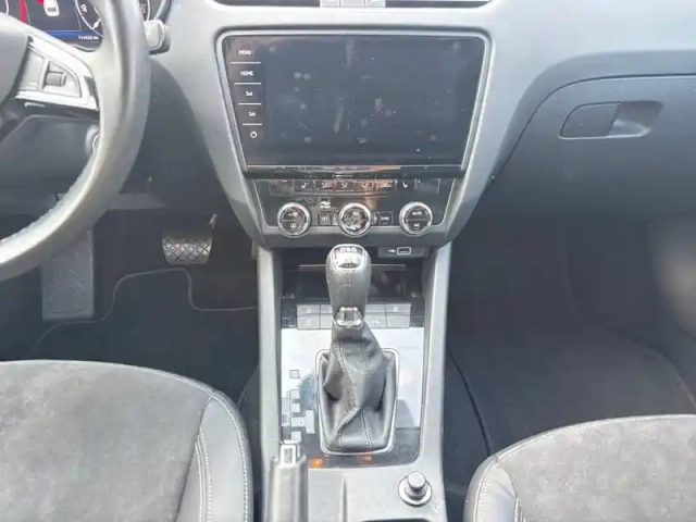 Skoda Octavia combi 2.0 tdi 184 ch scr fap dsg7 4x4 — photo 11