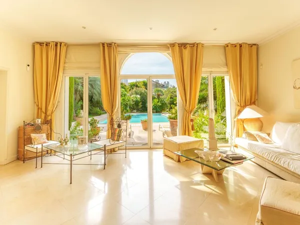 Maison individuelle 12 pièces 440 m²