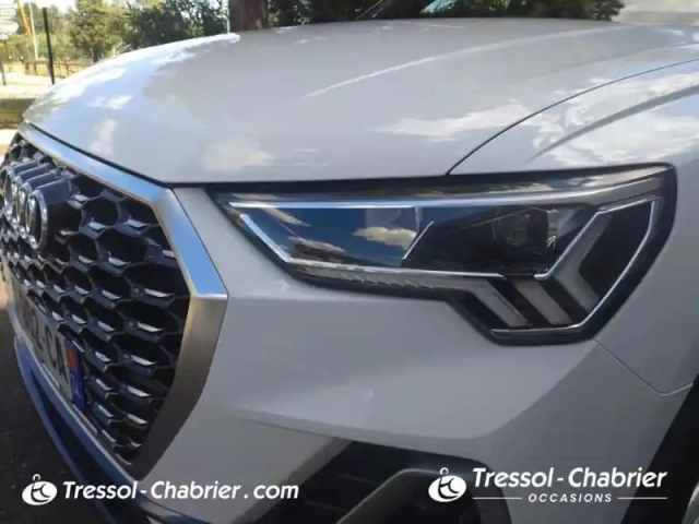 Audi Q3 sportback 35 tfsi 150 ch s tronic 7 s line — photo 14