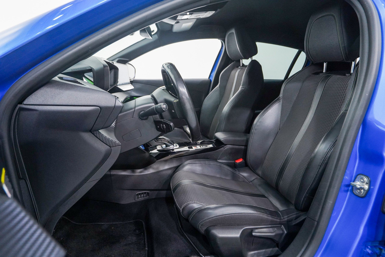 Peugeot 208 — photo 12