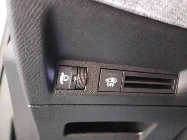 Peugeot 3008 hybrid 145 e-dcs6 — photo 62