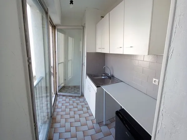 Appartement a vendre hyper centre ville 37m2 avec balcon
