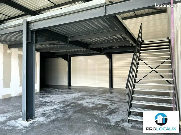 LOCAL D'ACTIVITE 241 m² LIMAS