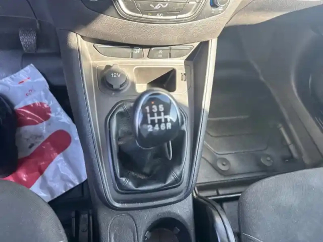 Ford Transit Courier fourgonnette 1.0e 100ch stop&amp;start trend — photo 8
