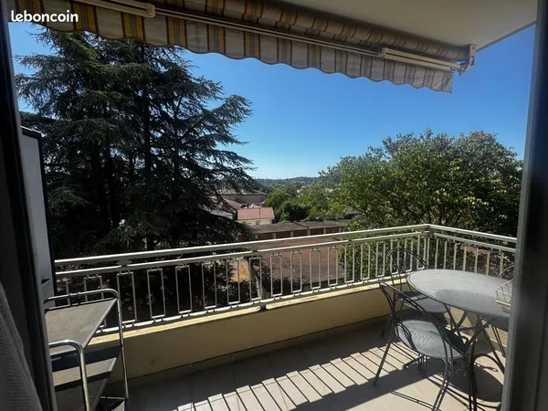 Appartement dans résidence fermée T3 66m2
