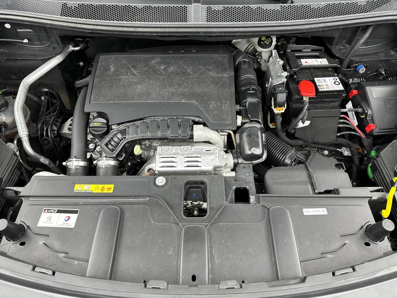 Peugeot 3008 puretech 130ch s&s eat8 gt pack — photo 13