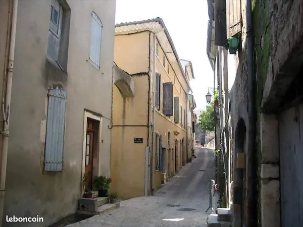 🏡 Rochemaure, immense propriété, un joyau à rénover. Faire offre