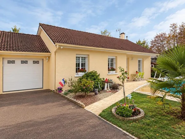 PAVILLON INDIVIDUEL DE PLAIN PIED AVEC PISCINE