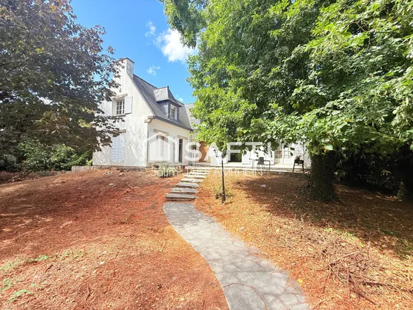 Maison 217 m2, RER E à 500 m, fort potentiel