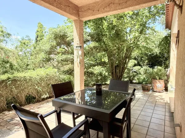 Belle villa T6 sur 1 222 m2 de terrain