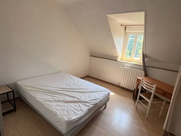 STUDIO MEUBLÉ ET ÉQUIPÉ - 25 m² - 380 CHARGES COMPRISES - LIBRE IMMÉDIATEMENT