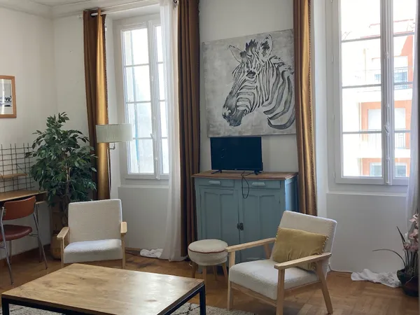 Libre mi aout 26 T4 hauteville toulon 4ème Etage + studio possible au dessus de 16 m2