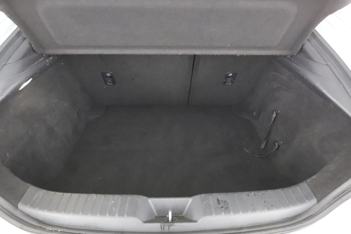 Mazda 3 2.0 Skyactiv-X M-Hybrid Sportline BVM6 — photo 16